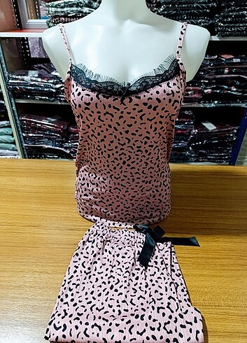 Diğer Kadın İp Askılı Pijama Takımı 