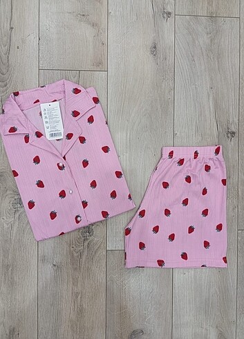 Diğer Kadın Kısa Kollu Şortlu Pijama Takımı