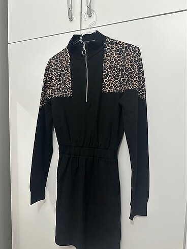 Bershka Elbise