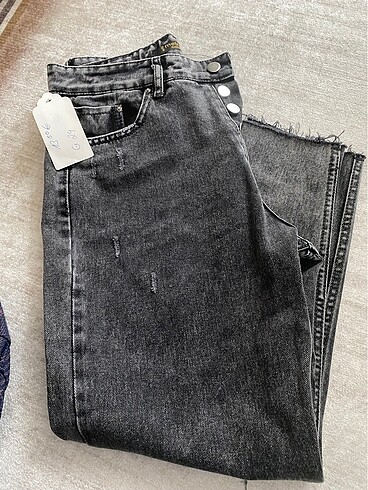 Yırtık pantolon - Görsel 2