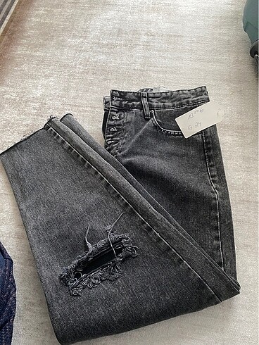 Yırtık pantolon - Görsel 3