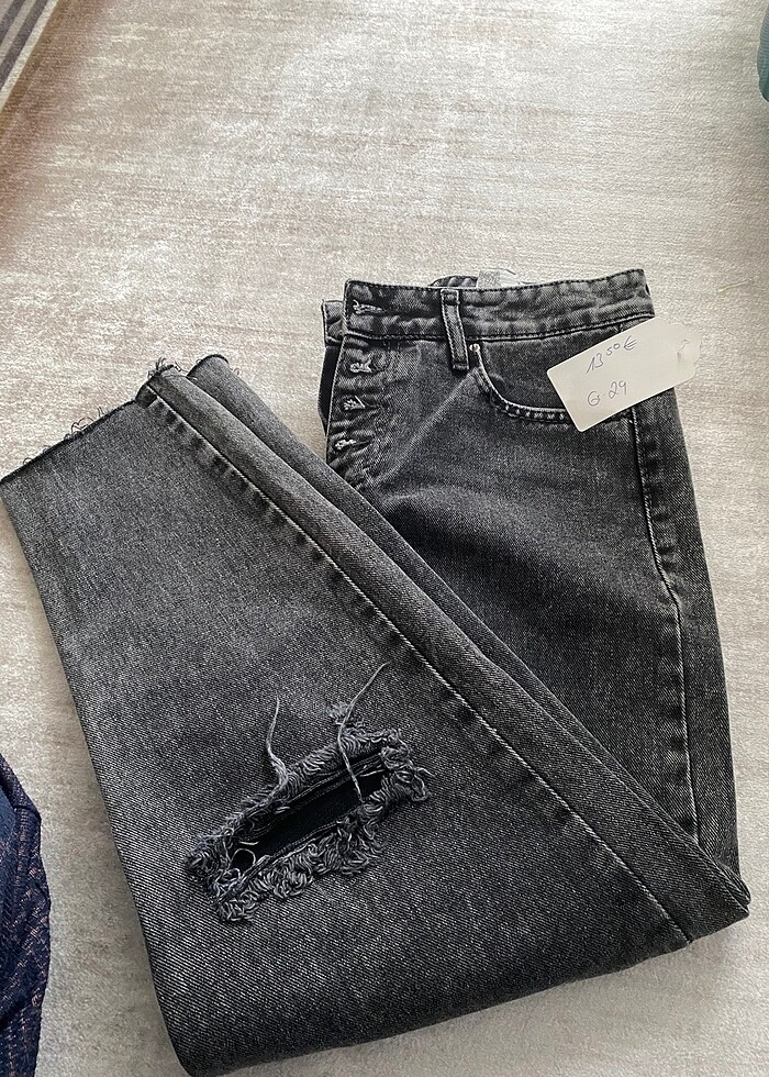 Yırtık pantolon - Görsel 3