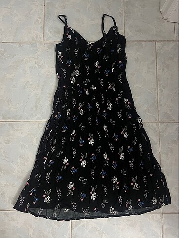 H&M H&M siyah çiçekli elbise