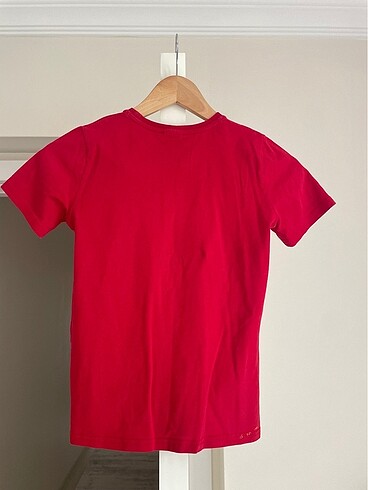 LC Waikiki 8/9 yaş kırmızı tişört