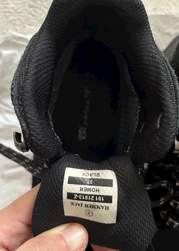 Siyah Bağcıklı Bot - Görsel 3