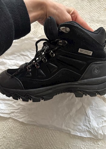 Siyah Bağcıklı Bot - Görsel 5