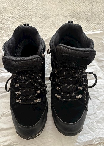 Siyah Bağcıklı Bot - Görsel 2