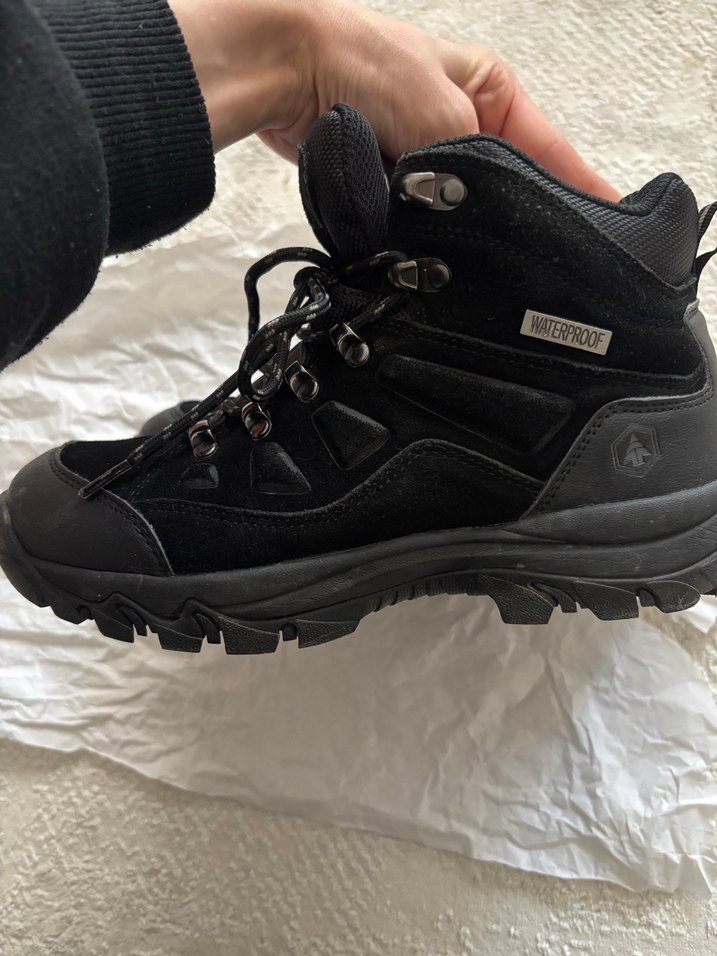 Siyah Bağcıklı Bot - Görsel 5