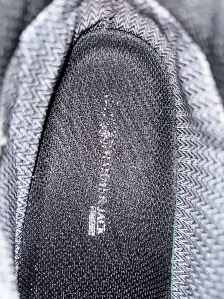 Siyah Bağcıklı Bot - Görsel 4