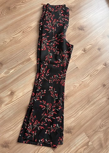 Kırmızı Çiçek Desenli İspanyol Kadın Pantolon - Görsel 2