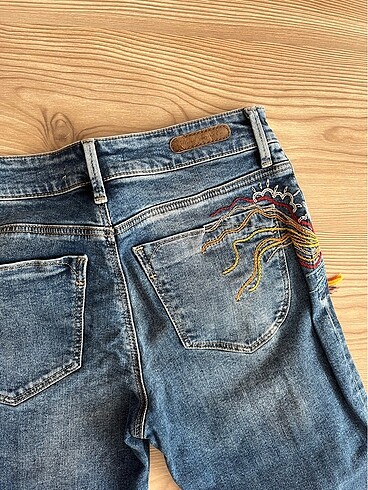 26 Beden Mavi Jeans Summer Edition püsküllü