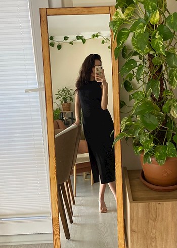 34 Beden siyah Renk Milla halter yaka derin yırtmaçlı elbise 34 beden