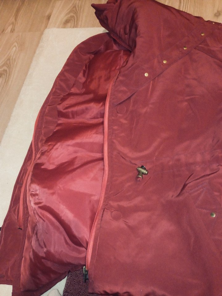 Kırmızı Düğmeli Kadın mont - Görsel 3