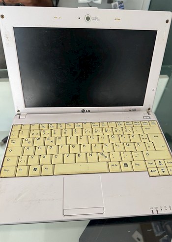 Beyaz LG X140 Dizüstü Bilgisayar - Görsel 3