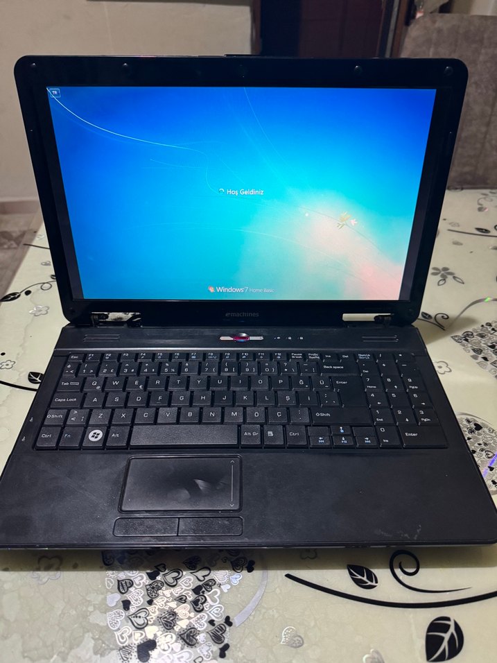Siyah eMachines Dizüstü Bilgisayar - Görsel 2