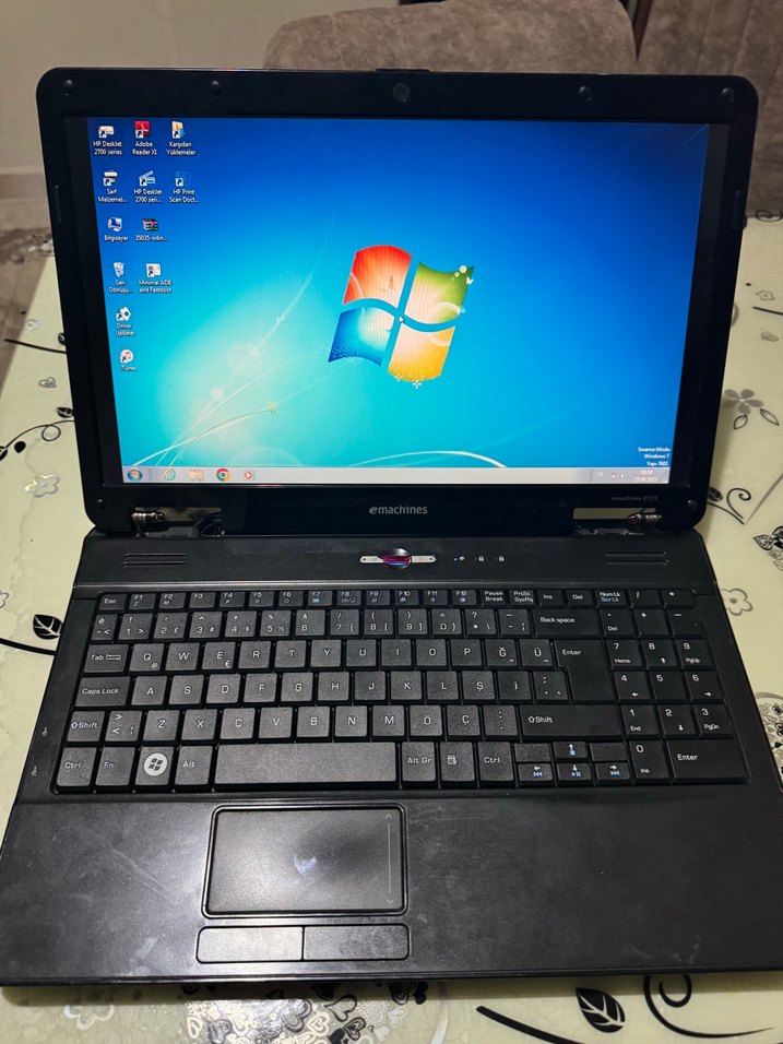 Siyah eMachines Dizüstü Bilgisayar - Görsel 3