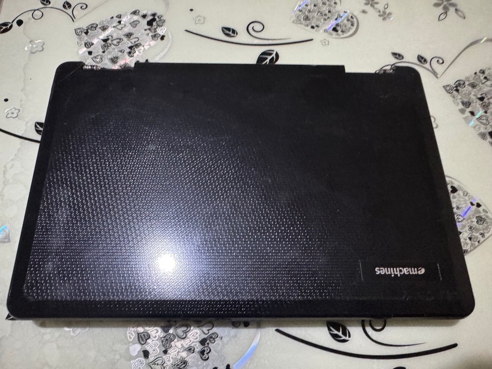 Siyah eMachines Dizüstü Bilgisayar - Görsel 4