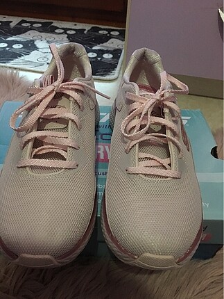 Skechers leopar spor ayakkabı
