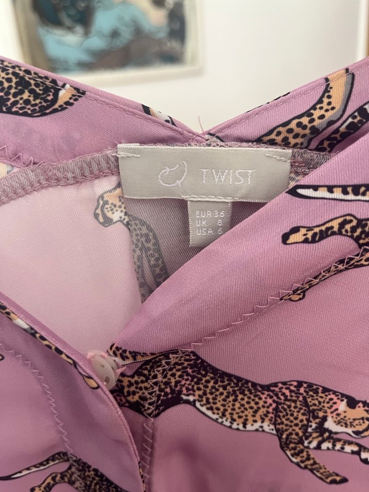 Pembe Desenli V Yaka Uzun Kollu Kadın Gömlek - Görsel 2