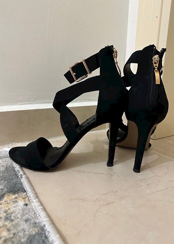 Kadın Siyah Süet Tokalı Stiletto - Görsel 3