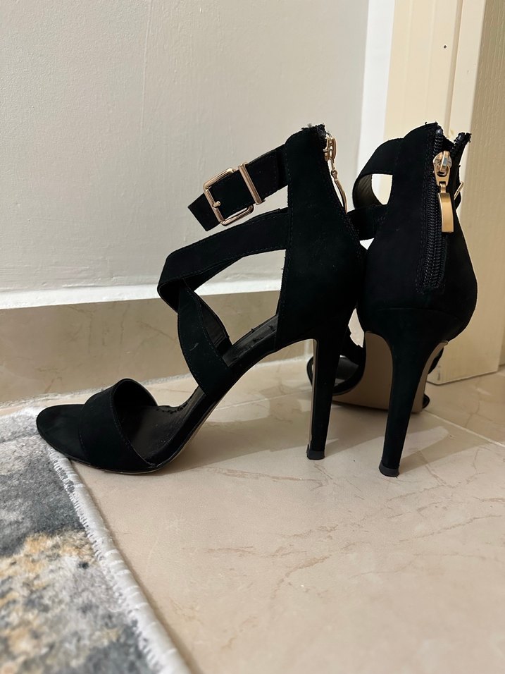 Kadın Siyah Süet Tokalı Stiletto - Görsel 3