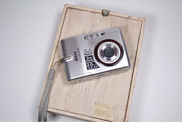 vintage nikon coolpix LI10 dijital fotoğraf makinesi