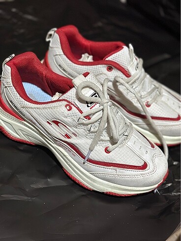 39 Beden Skechers Spor Ayakkabı