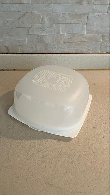 Tupperware peynirlik