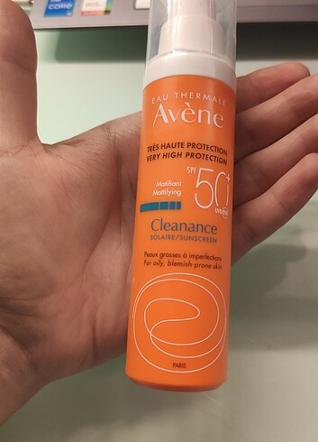 Avene cleanance