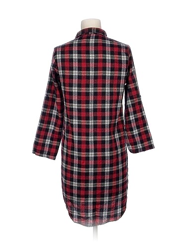 m Beden PreLoved Kısa Elbise %70 İndirimli.