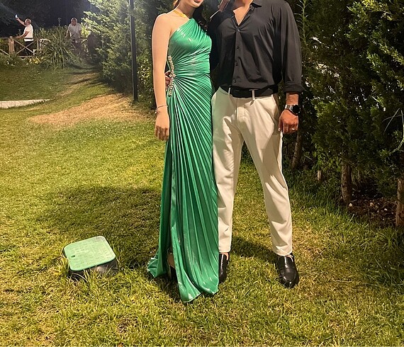 Tasarımcı gece elbisesi