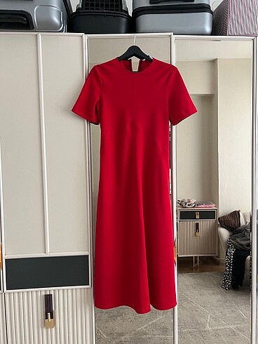 (Volanlı kırmızı REF. 9166/198) Zara kırmızı elbise