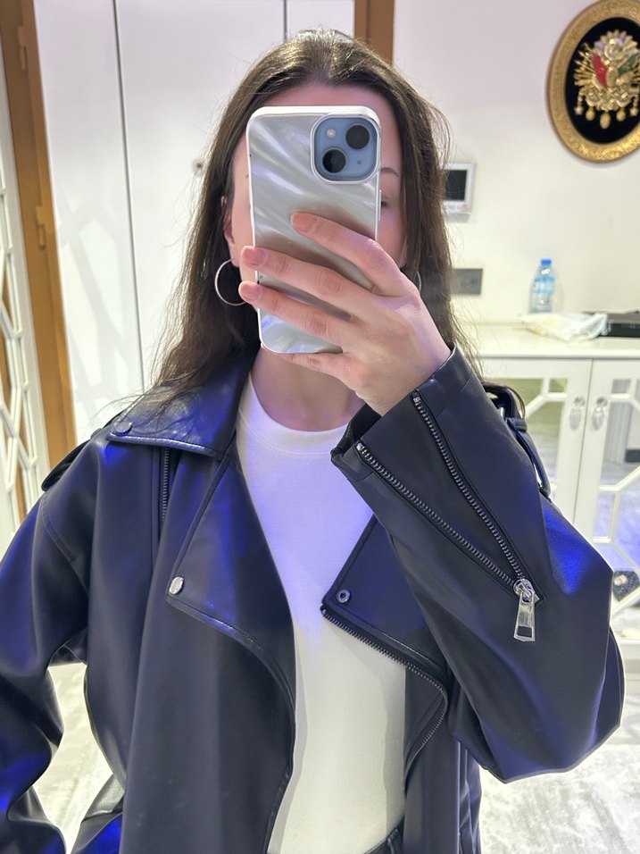 Siyah Parlak Deri Kadın Ceket - Görsel 2