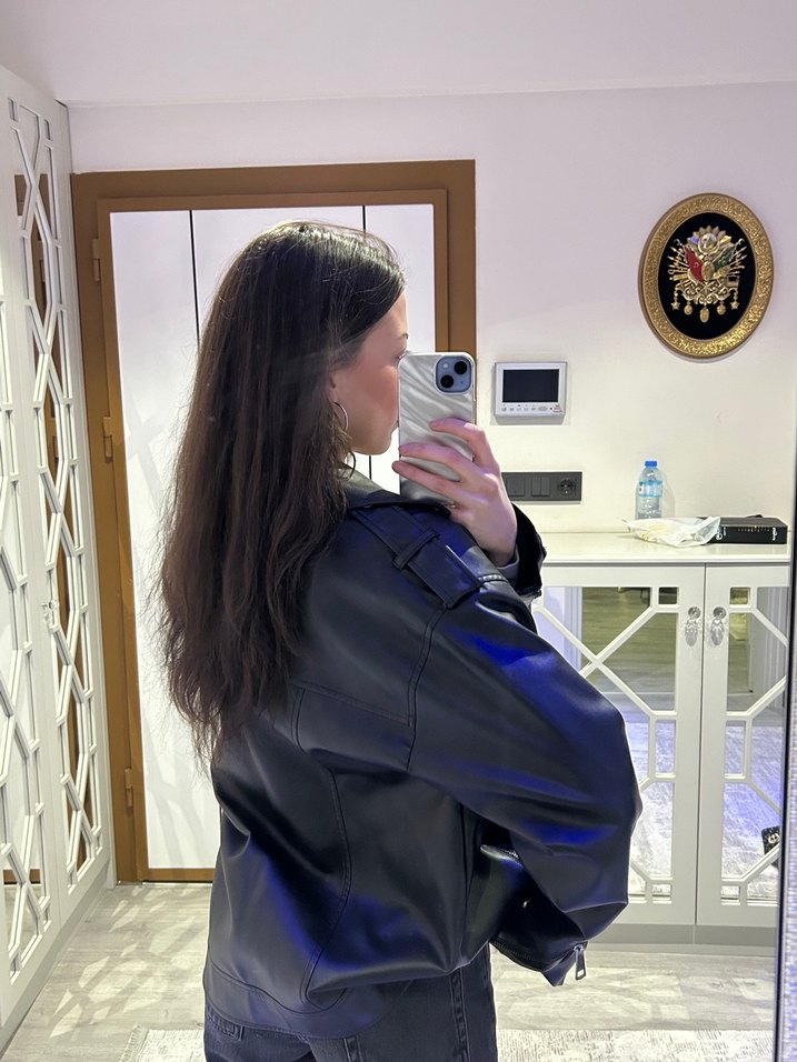 Siyah Parlak Deri Kadın Ceket - Görsel 4