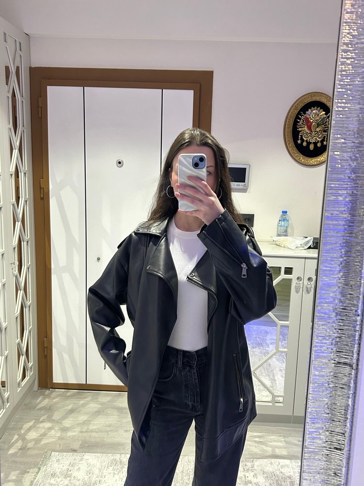 Siyah Parlak Deri Kadın Ceket - Görsel 3