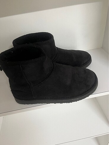 Ugg bot