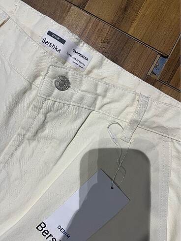 42 Beden beyaz Renk Bershka pantolon