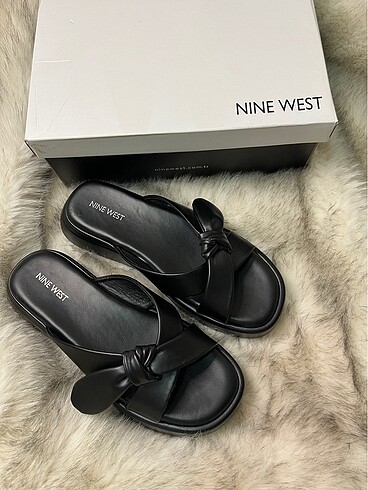 Nine West Nine west