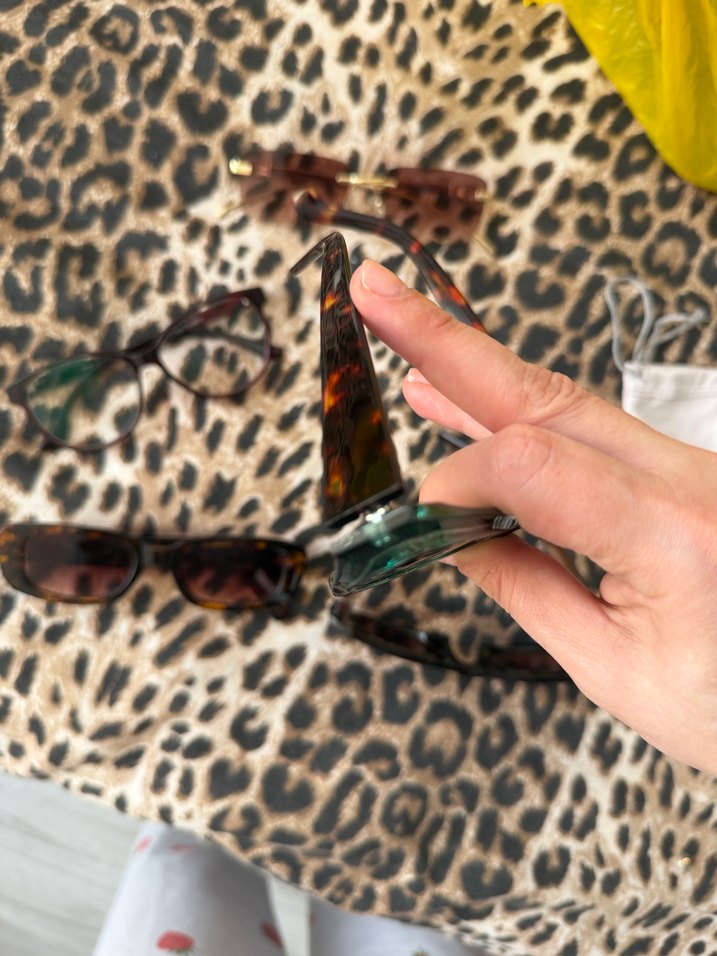 Kahverengi Retro Kadın Gözlükleri - Görsel 3