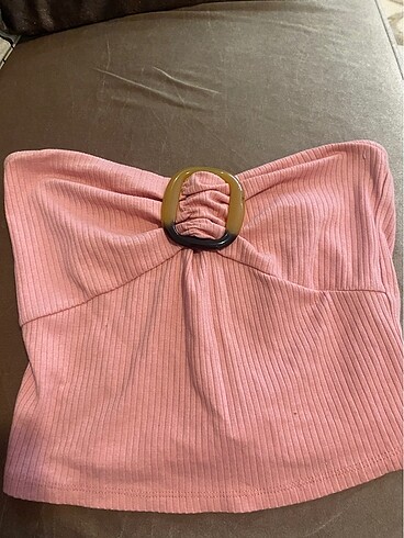 Pembe büstiyer
