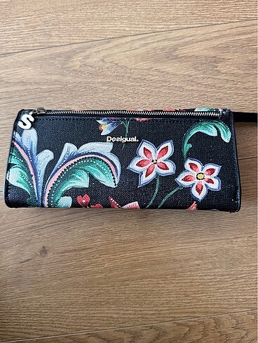 Desiqual çift taraflı kullanılan cüzdan-clutch - Görsel 5