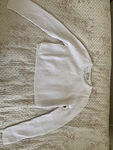 Zara beyaz crop kazak