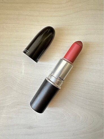  Beden Mac skew lipstick