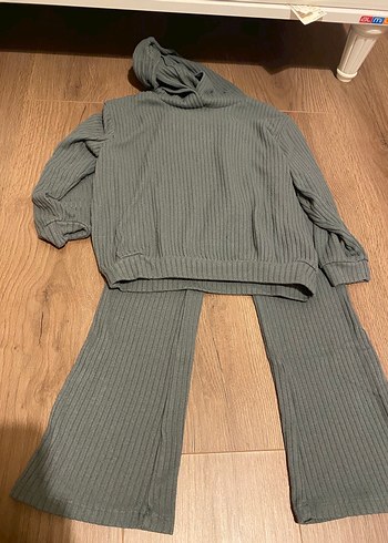 5 Yaş Beden H&M triko takım