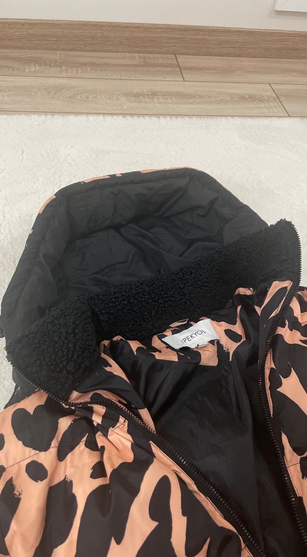 Kürk Detaylı Leopar Desenli Kadın Kışlık Ceket - Görsel 2