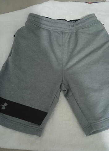 Under Armour şort orjinaldir
