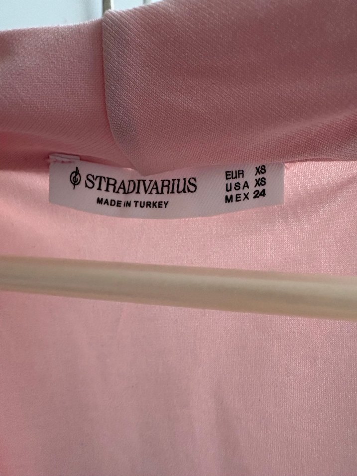 Stradivarius Pembe Drapeli V-Yaka Kolsuz Kadın Bluz - Görsel 5