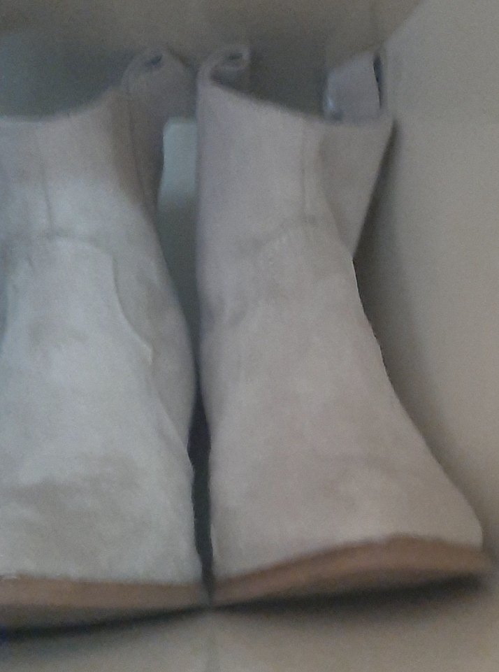 Kadın Bej Süet Kemerli Dolgu Topuklu Bot - Görsel 2