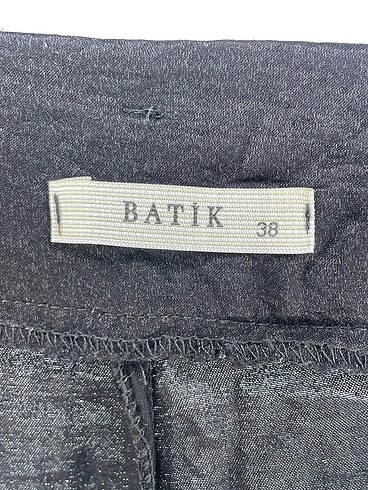 38 Beden siyah Renk Batik Mini Şort %70 İndirimli.