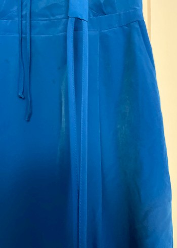 Mavi Midi Saten Volanlı Kolsuz Elbise - Görsel 5